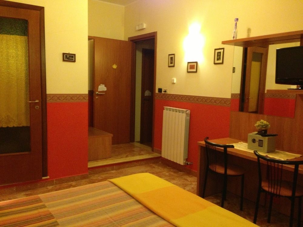L'Attico Di Piazza Mazzini Rooms 레체 외부 사진
